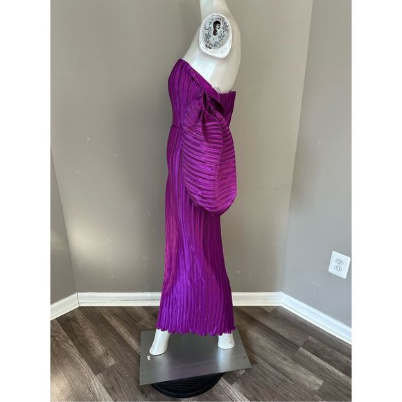 L'IDEE Sirene Off-shoulder Pleated Midi Dress - Picture 6 of 9